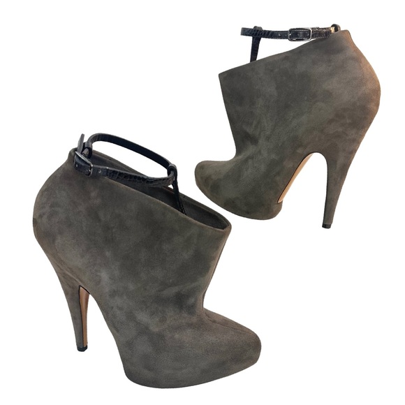 Givenchy Women’s Heels Fetish Tstrap Ankle Booties Gray Suede Size: 5.5 - Picture 1 of 16
